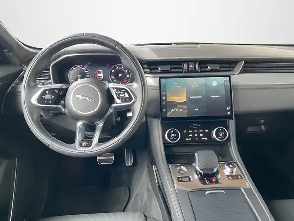JAGUAR F-PACE (8/23)