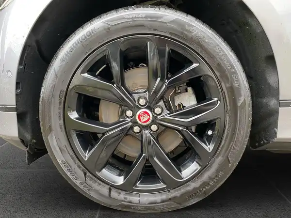 JAGUAR I-PACE (15/22)