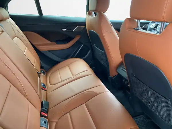 JAGUAR I-PACE (13/22)