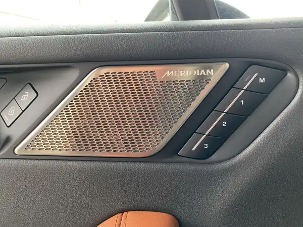 JAGUAR I-PACE (18/22)