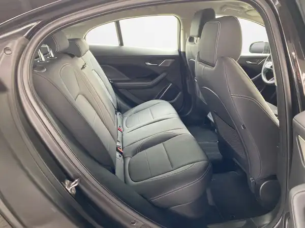 JAGUAR I-PACE (13/21)