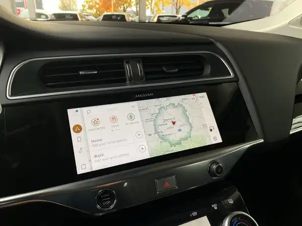 JAGUAR I-PACE (18/21)