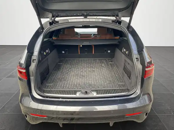 JAGUAR XF (14/23)