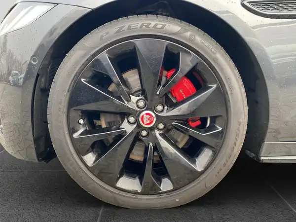 JAGUAR XF (15/23)