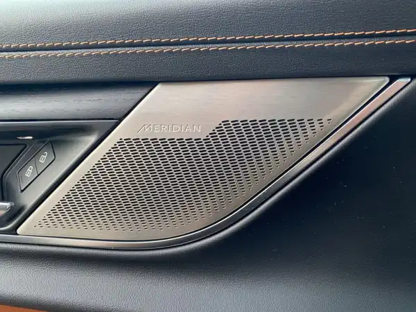JAGUAR XF (18/23)