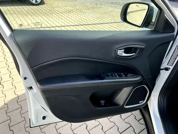 JEEP COMPASS (10/27)