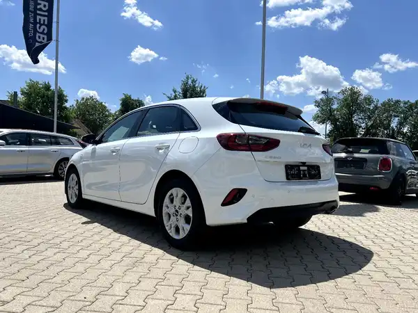 KIA CEED (2/27)