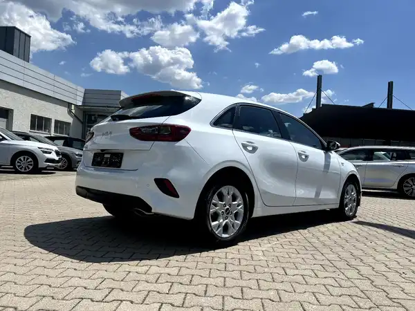 KIA CEED (4/27)