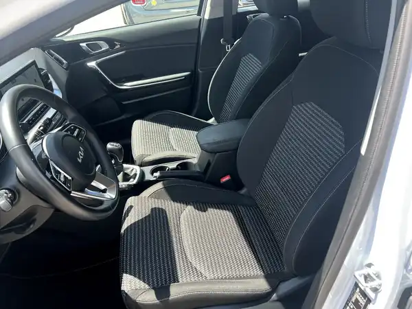 KIA CEED (8/27)