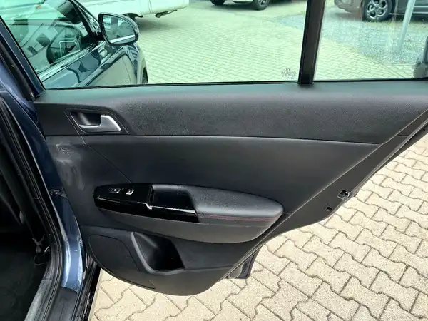 KIA SPORTAGE (15/27)
