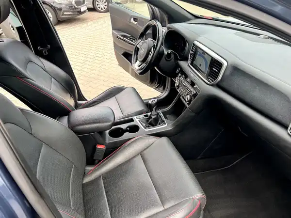 KIA SPORTAGE (21/27)