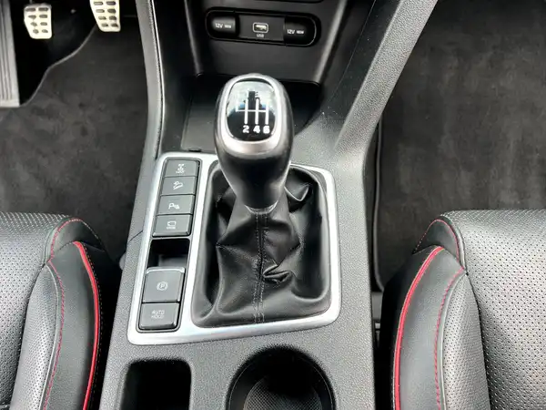 KIA SPORTAGE (23/27)