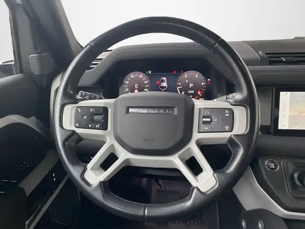 LAND ROVER DEFENDER (10/22)