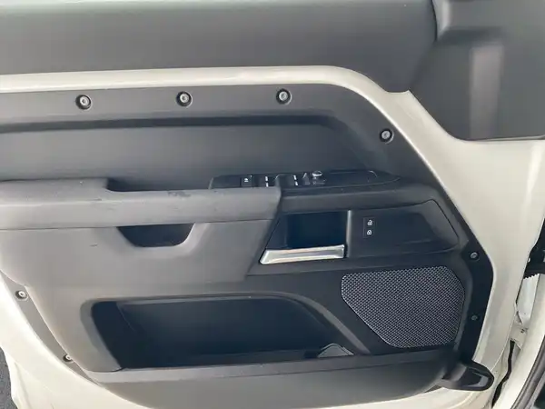 LAND ROVER DEFENDER (17/19)