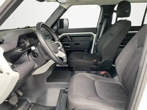 LAND ROVER DEFENDER (7/19)