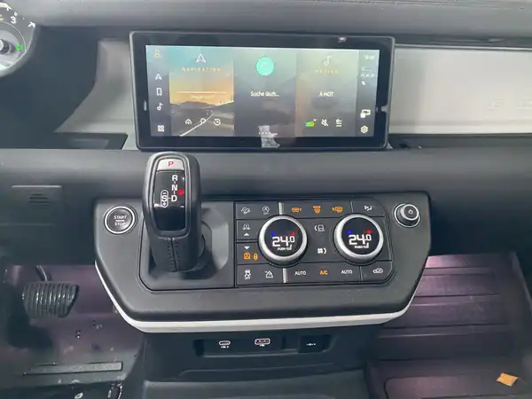 LAND ROVER DEFENDER (9/19)