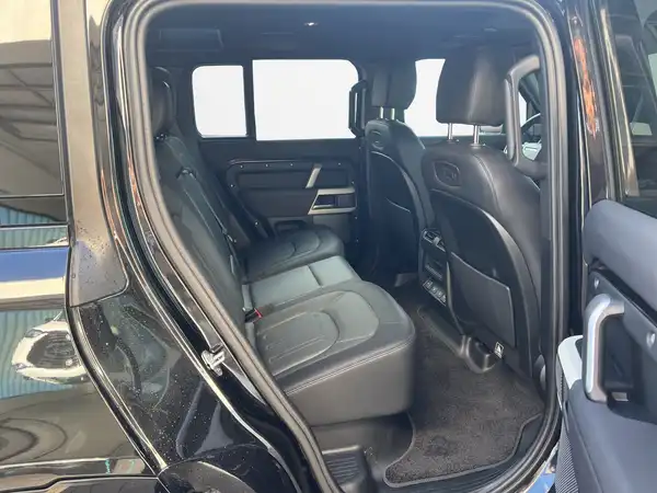 LAND ROVER DEFENDER (13/19)