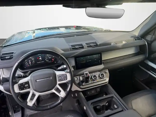 LAND ROVER DEFENDER (8/19)