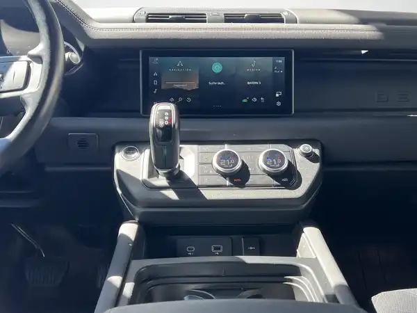 LAND ROVER DEFENDER (11/19)