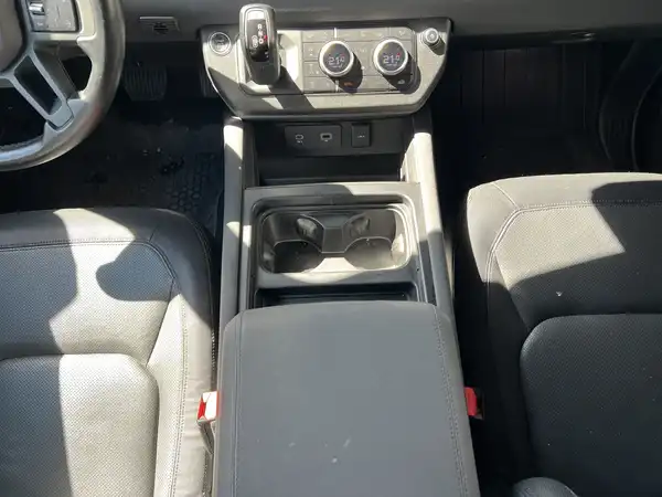 LAND ROVER DEFENDER (9/19)
