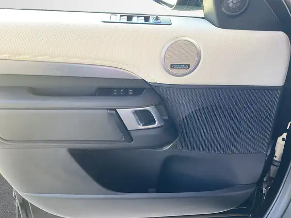 LAND ROVER DISCOVERY (17/23)