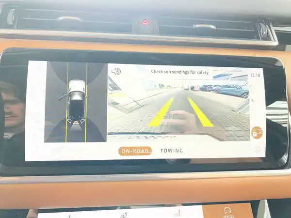 LAND ROVER VELAR (20/22)