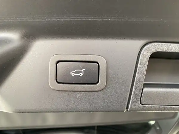 LAND ROVER VELAR (22/22)