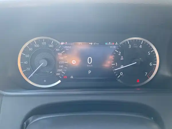 LAND ROVER VELAR (16/21)