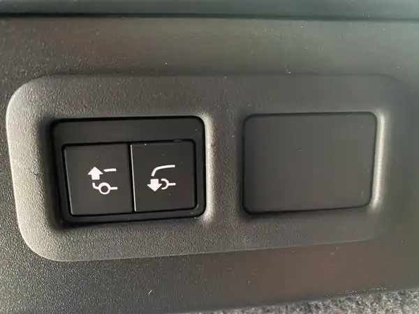 LAND ROVER VELAR (21/21)