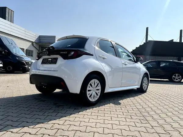 MAZDA 2 (4/27)