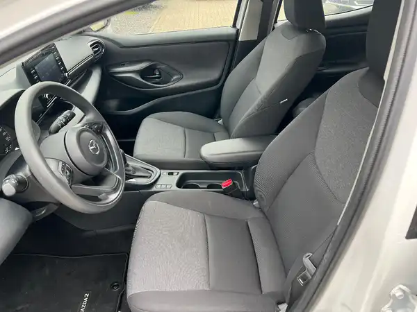 MAZDA 2 (8/27)