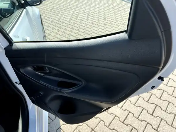 MAZDA 2 (14/27)