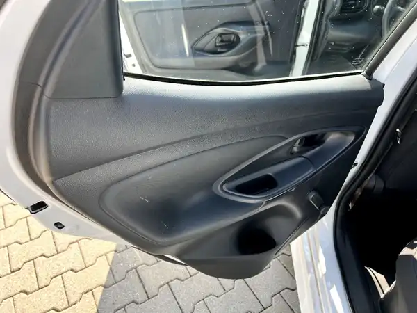 MAZDA 2 (11/27)
