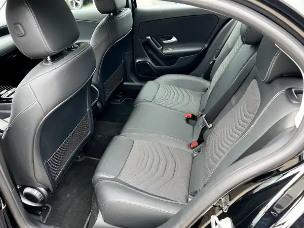 MERCEDES-BENZ A-KLASSE (12/27)