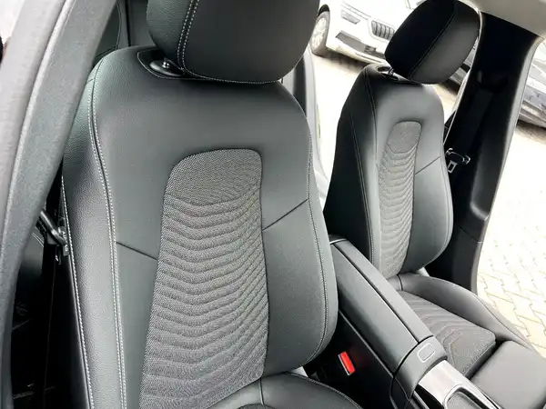 MERCEDES-BENZ A-KLASSE (22/27)