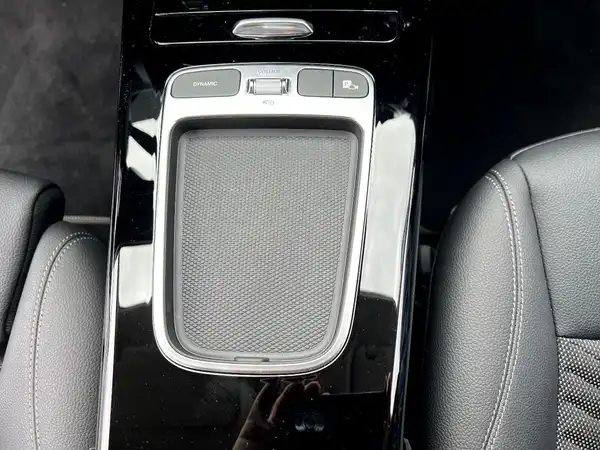 MERCEDES-BENZ A-KLASSE (23/27)