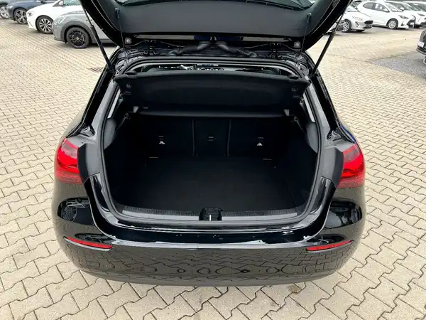 MERCEDES-BENZ A-KLASSE (7/27)