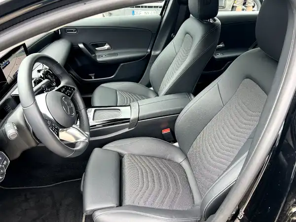 MERCEDES-BENZ A-KLASSE (8/27)