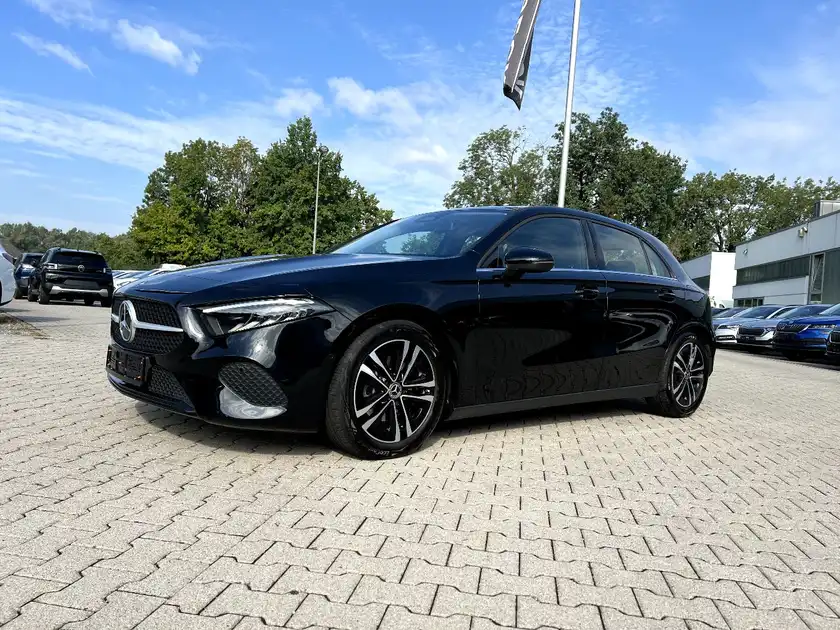 MERCEDES-BENZ A-KLASSE (1/27)