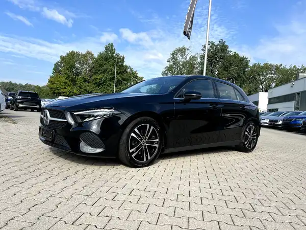 MERCEDES-BENZ A-KLASSE (1/27)