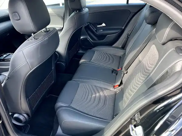 MERCEDES-BENZ A-KLASSE (12/27)