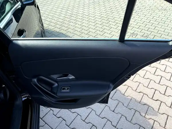 MERCEDES-BENZ A-KLASSE (14/27)