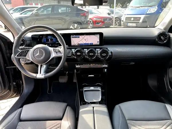MERCEDES-BENZ A-KLASSE (18/27)