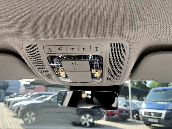 MERCEDES-BENZ A-KLASSE (26/27)