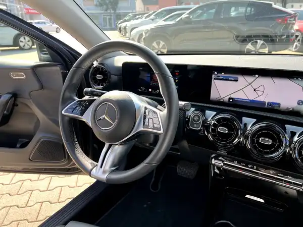 MERCEDES-BENZ A-KLASSE (27/27)