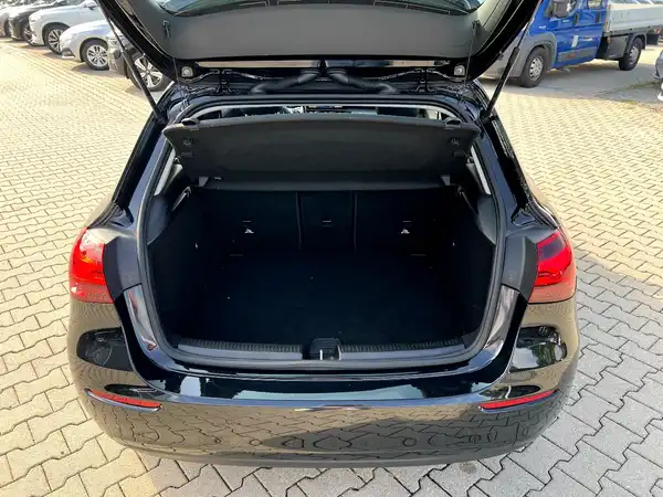 MERCEDES-BENZ A-KLASSE (7/27)