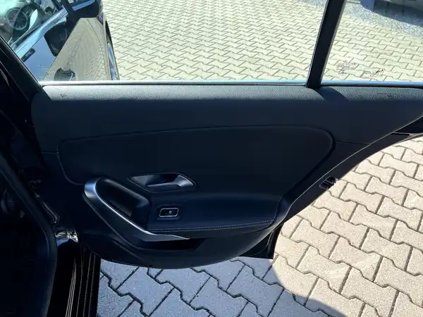 MERCEDES-BENZ A-KLASSE (14/27)