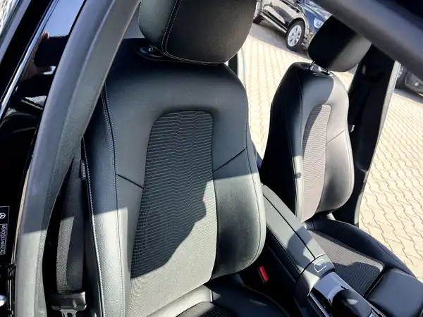 MERCEDES-BENZ A-KLASSE (22/27)