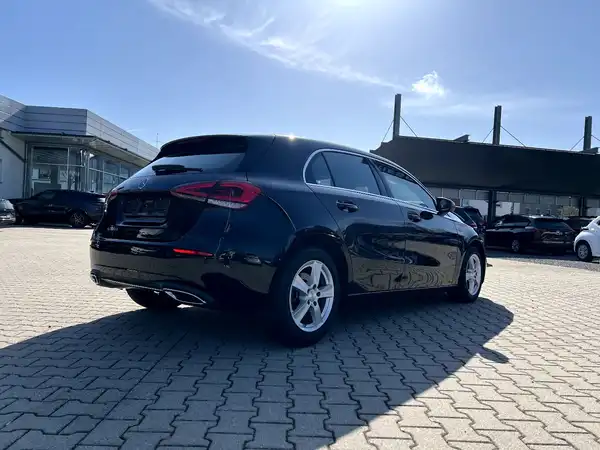 MERCEDES-BENZ A-KLASSE (4/27)