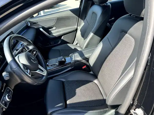 MERCEDES-BENZ A-KLASSE (8/27)